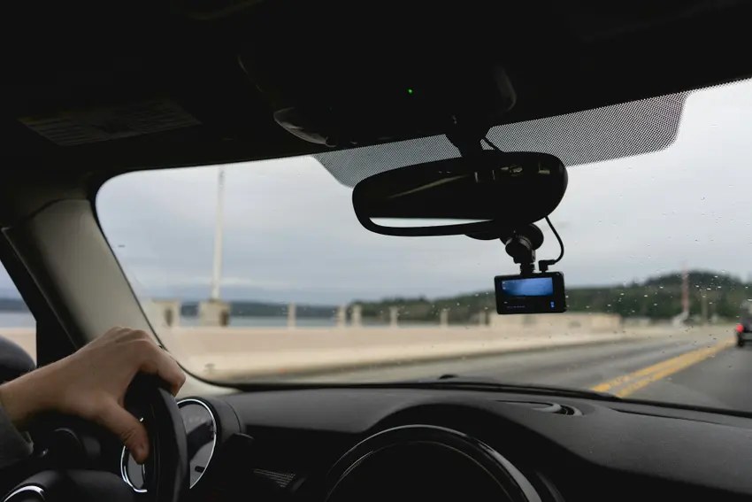 Législation Dashcam en France : Ce Qui Est Légal et Ce Qui Ne l'Est Pas